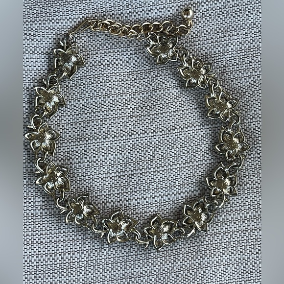 Vintage Coro Choker Necklace Gold Plated Flowers Signed - Picture 6 of 12